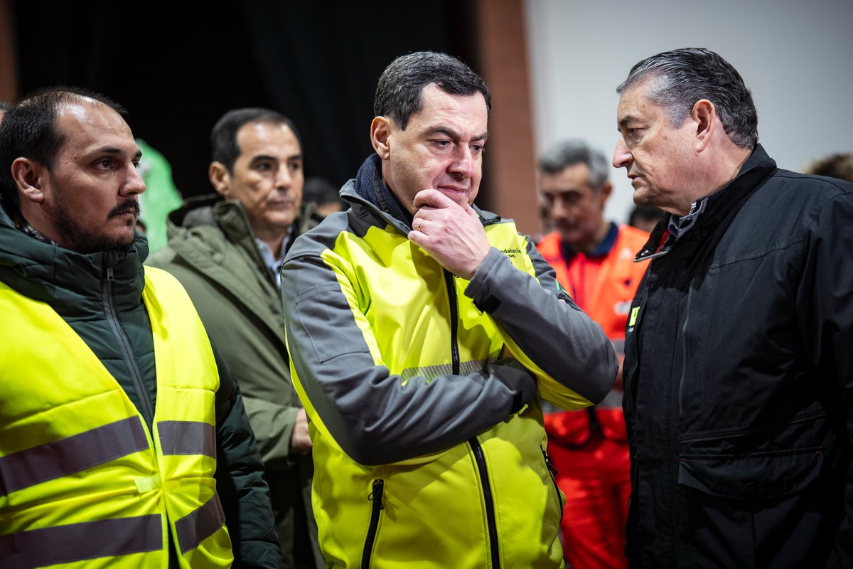 Llegó a Adamuz en el minuto uno de la catástrofe, informando con transparencia, con sinceridad, gestionando en pleno caos, colaborando y coordinando con un único objetivo, que se salvarán el mayor número de vidas.

<a href="/JuanMa_Moreno/">Juanma Moreno</a> es ejemplo de que hay una política diferente