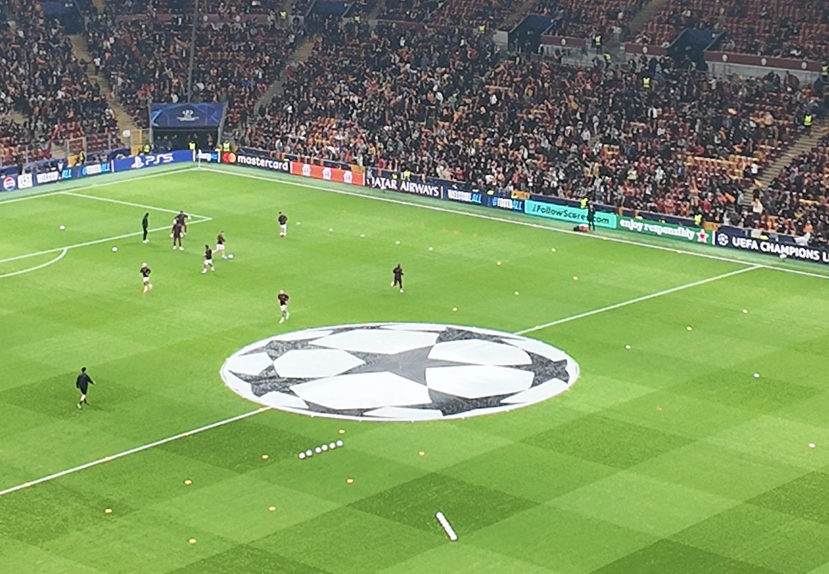 Düşünsene, 20 senedir sahasında şu brandayı göremeyip kendini Galatasaray’ın rakibi sananlar var. 

Trajikomik