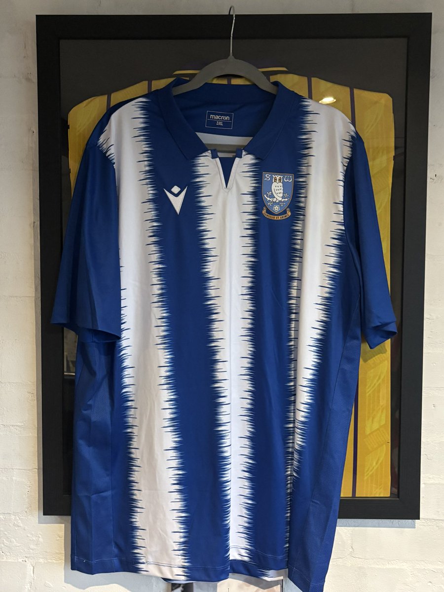 adam7485's tweet image. Selling a couple rare Wednesday shirts, home (XXXL fits like XXL) £75 ono, GK (XXL) £170 ono. DM me if interested #swfc