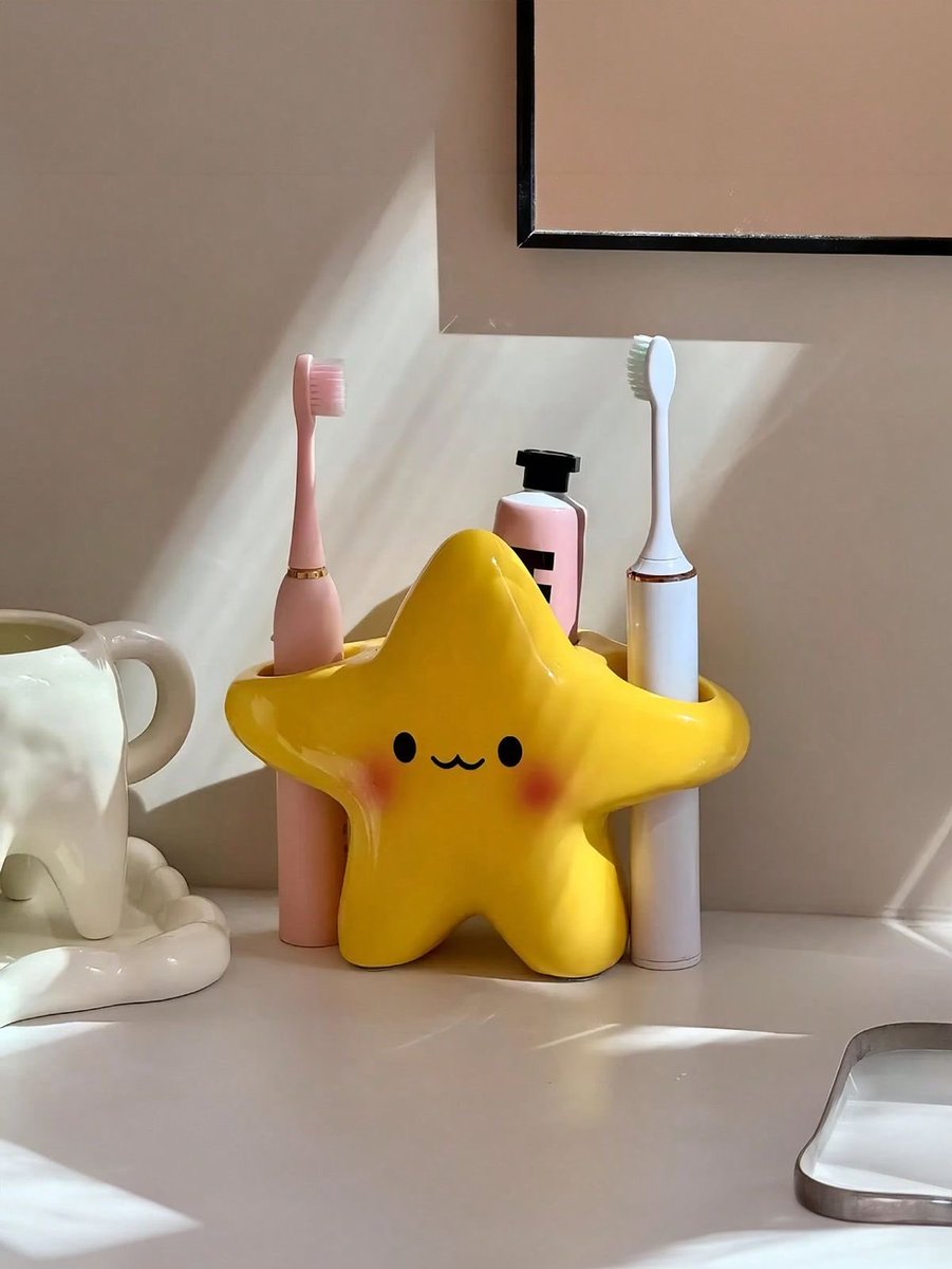 SoftnessDaily's tweet image. star shaped toothbrush holder 🎀