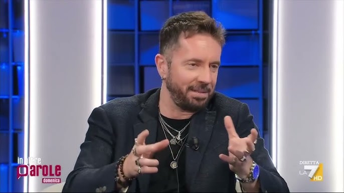 Maria Luisa Rossi Hawkins mi è sempre piaciuta, ma da quando ieri ha detto "Non è come ha detto quel signore con gli anelli che ha parlato prima", riferendosi alla blatta Andrea Scanzi, è letteralmente diventata un mito!