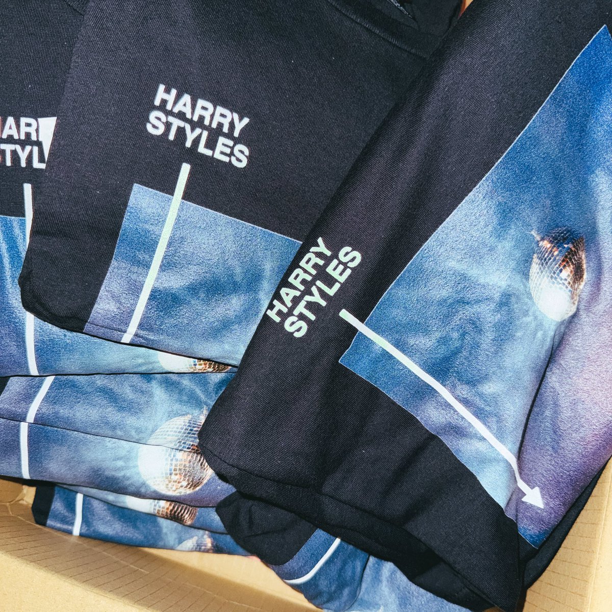 Harry works hard, I work harder🪩📸