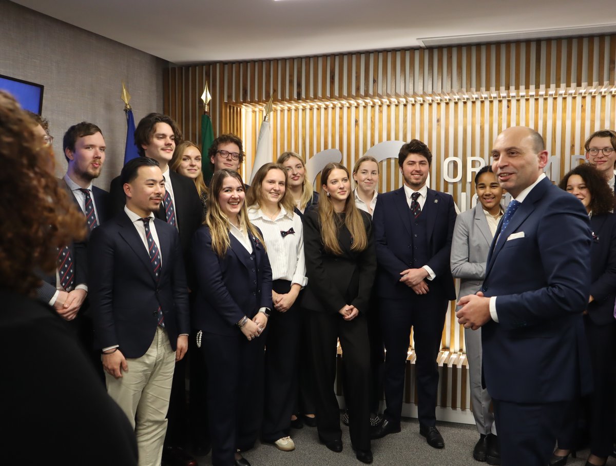 A ON recebeu hoje 27 estudantes de Direito Notarial da Univ. de Leiden (Países Baixos). A visita visou promover a troca de experiências e conhecer as diferenças entre os modelos notariais dos dois países.

#notariospt