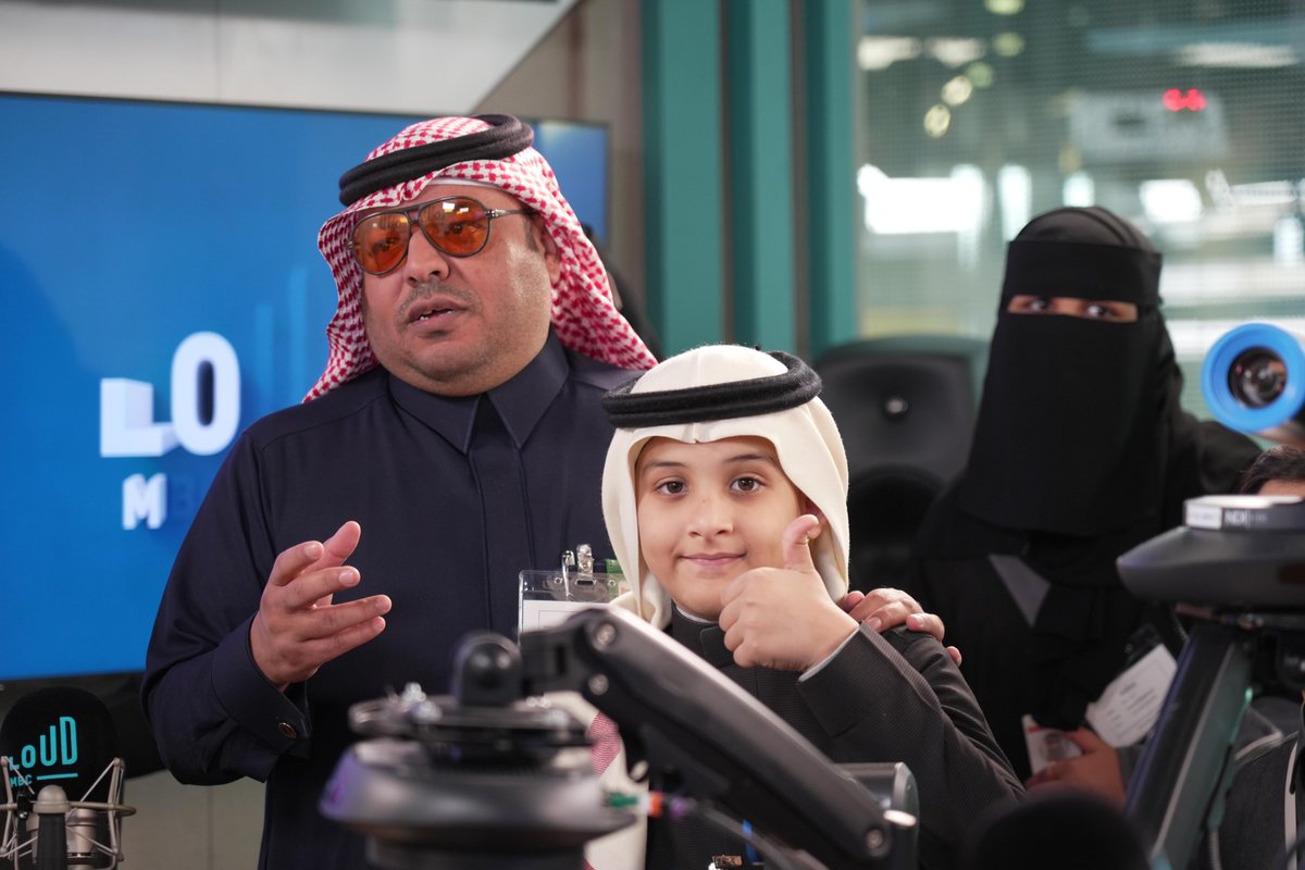 MBCAcademyME's tweet photo. صور من زيارة جمعية إعلاميي الحدود الشمالية لمبنى MBC، ضمن برنامج الإعلامي الصغير، في جولة تعريفية ملهمة بعالم الإعلام وأحدث تقنياته ✨ 
#أكاديمية_MBC 
@mbc_fm @thaqafeyah https://t.co/esOnWBD0z1