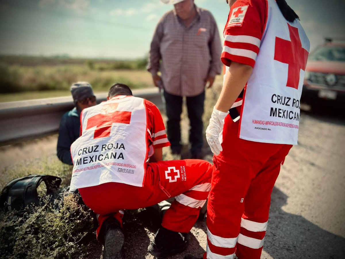 🔴📢 No usan capa, usan humanidad. ❤️ Los voluntarios de Cruz Roja están siempre listos para ayudar, sin esperar nada a cambio. 

#CruzRoja #CruzRojaSinaloa #Voluntarios