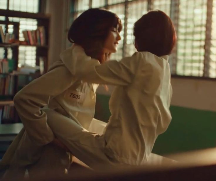 sapphicslike's tweet photo. Claire&amp;bell https://t.co/vcxt2dp5SW