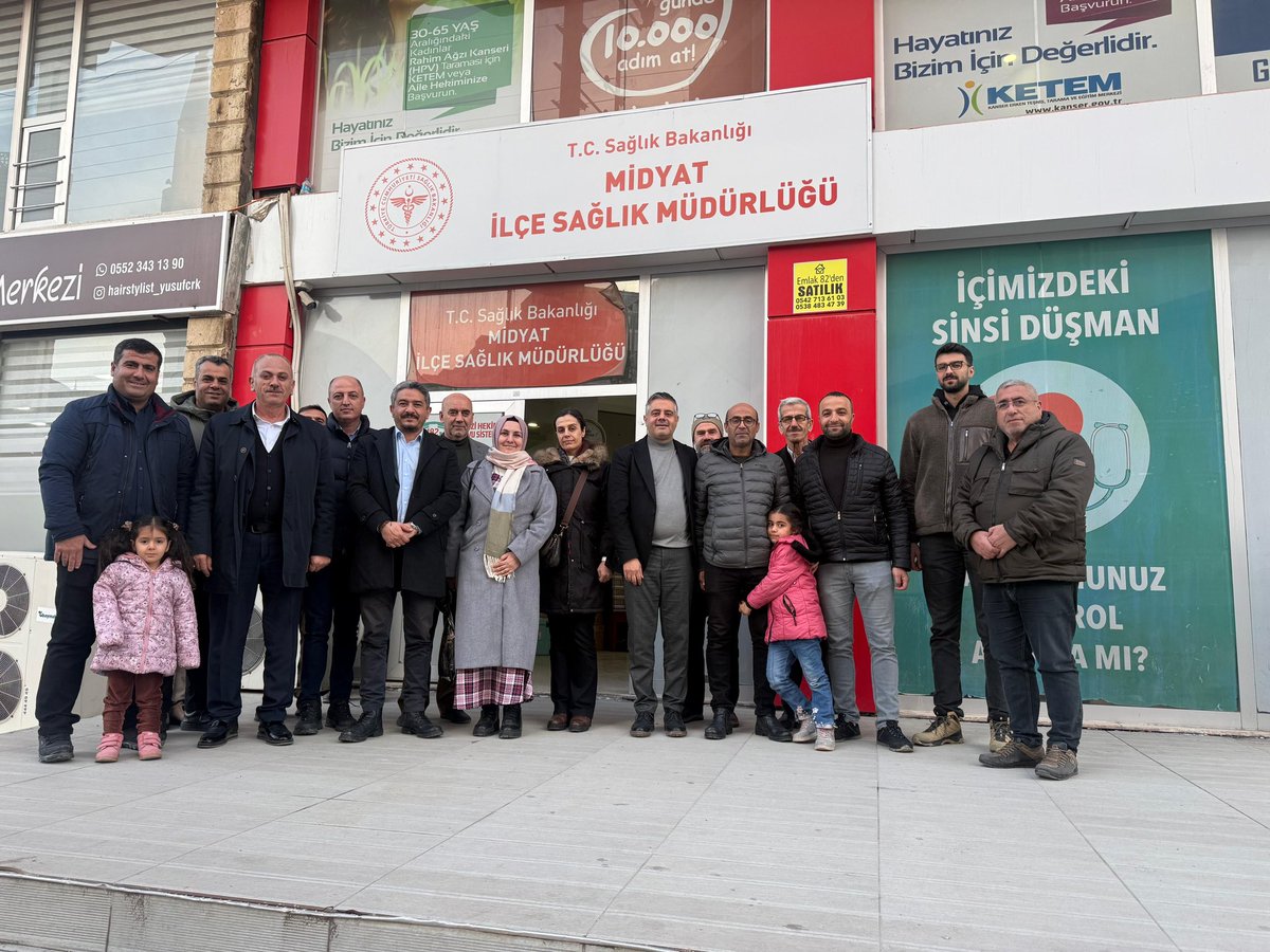 Mardin İl Sağlık Müdürümüz Uzm. Dr. Saffet YAVUZ, Başkanlarımız ile birlikte Midyat İlçe Sağlık Müdürlüğünü ziyaret etmiştir. Ziyaret kapsamında ilçede yürütülen birinci basamak sağlık hizmetleri yerinde değerlendirilmiş; koruyucu ve önleyici sağlık hizmetleri başta olmak üzere,