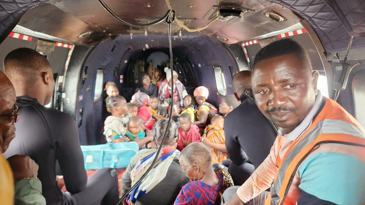 SANDF_ZA's tweet image. South African Air Force Deployed in Support of Flood Disaster Relief Operations in Mozambique.

#SANDF
#JointOperationsDivision
#SAAirForce
#FreeTheEagle
#SANDFSearch
#SANDFRescue
#OperationCHARIOT