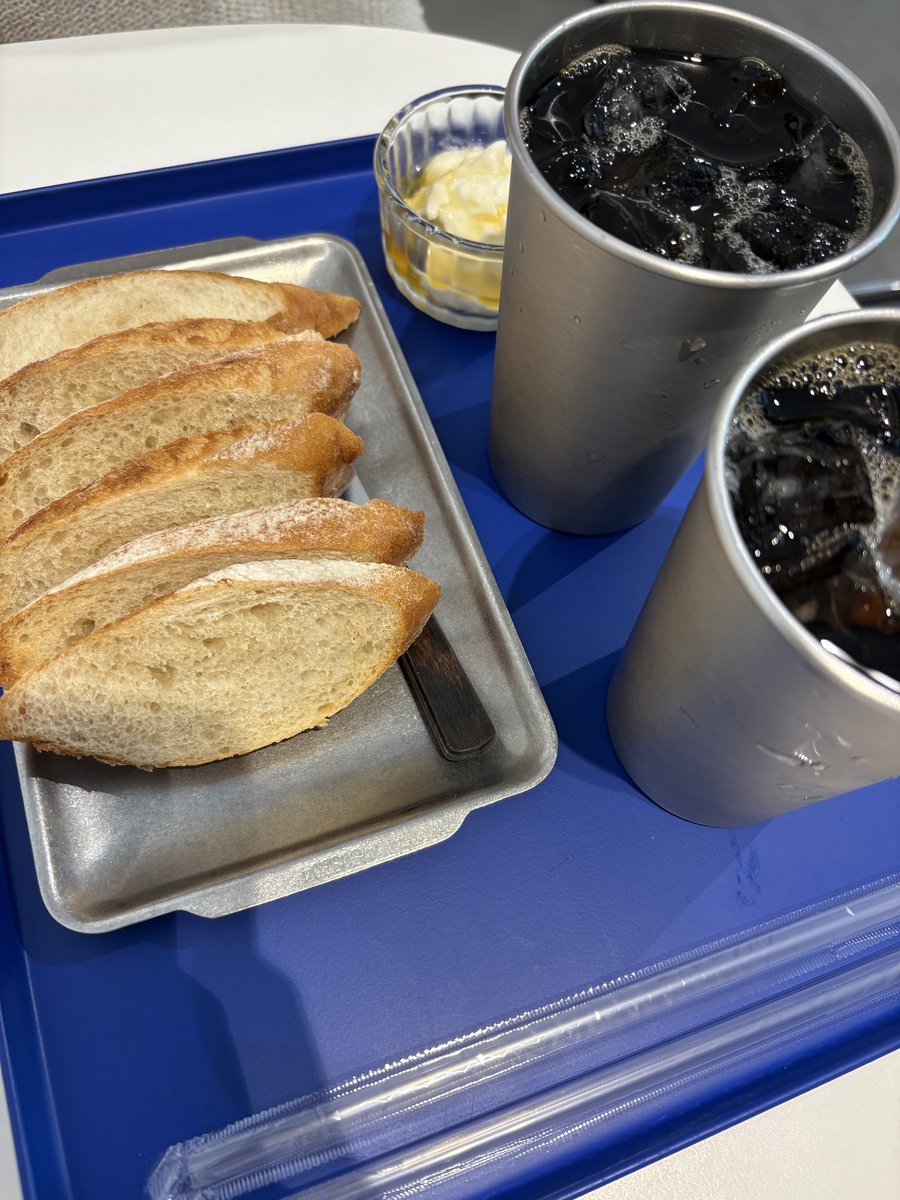 from_pepper's tweet image. 3N 여성입니다!
대체 왜 다시 메인에 안 올라갈까요? 🤔

프리미엄 플러스 1년권 끊었읍니다.

저는 아마도 혼자 주절주절하거나..
해외주식 이야기 한다거나..
경제 관련하여 포스팅 한다거나..
맛있는 커피 마시고 온 사진 올리기ㅋ
아니면.. 도서관에서 책 읽은 독후감!
영화 본다거나~ 전시회…