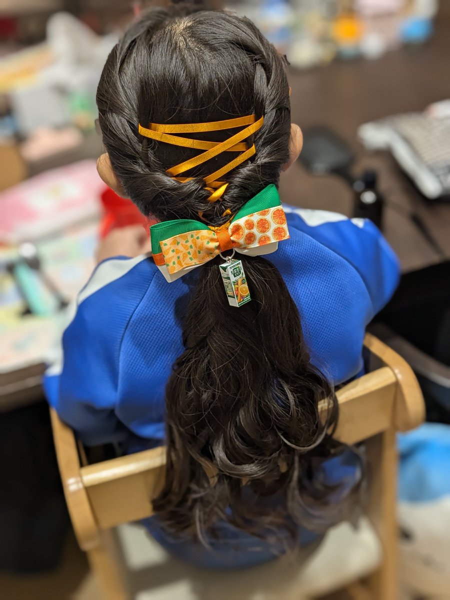 pasomasooo's tweet image. 風邪引いたりカッターで指切ったりなかなかついてないこともあるけどごはん頑張ったり娘のヘアアレンジ頑張ったりしたら娘も旦那も喜んでる🙆‍♀️
疲れるけど家族が喜ぶなら良き😊❤
旦那誕生日おめでとう🎂
まじで元気でいてくれ！
そして職場で指に怪我して洗い物染みてたらかわってくれてありがとう。