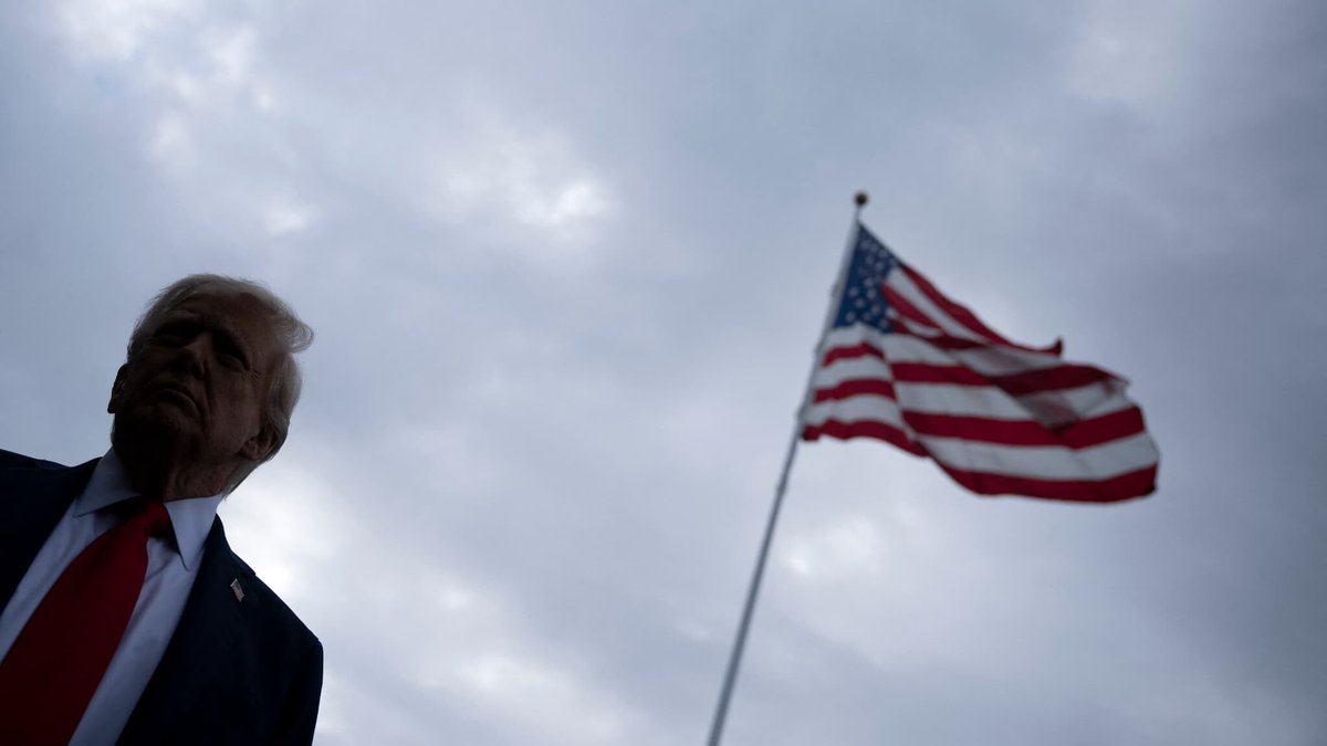 Ils veulent fragiliser l'économie américaine: après 2 fonds d'investissement danois, c'est un suédois qui se débarrasse de l'essentiel de ses bons du Trésor américain, soit près de 9 milliards de dollars
l.bfmtv.com/15cW