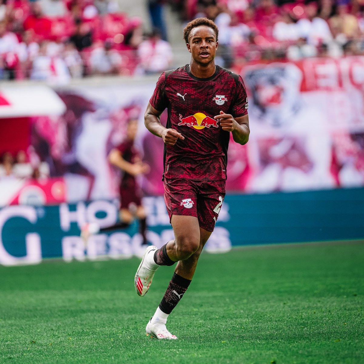 Assan #Ouédraogo wird RB Leipzig voraussichtlich bis Ende März fehlen. Der 19-jährige Mittelfeldspieler hatte sich gegen den SC Freiburg eine Sehnenverletzung im linken Knie zugezogen. 

Gute Besserung, Assan! 🙏

Alle weiteren Infos: rbl.team/Verletzung-Oué…

#ComeBackStronger