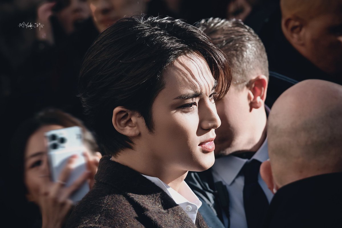 👑✨

#세븐틴 #SEVENTEEN
 #민규 #MINGYU #ミンギュ #金珉奎 
#MINGYUxDiorWinter26 #DiorWinter26
@dior <a href="/pledis_17/">세븐틴(SEVENTEEN)</a>