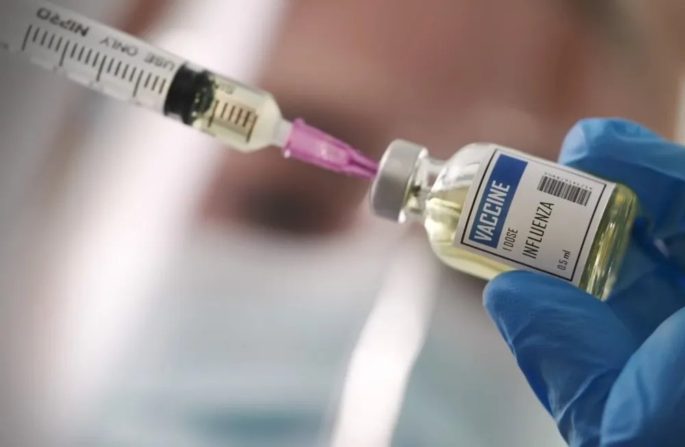 LT8am830's tweet image. #TodosEnLaOcho Dos casos en Rosario de gripe H3N2 "No hay vacunas disponibles en las farmacias. No tenemos una fecha determinada. Una vez que estén fabricadas las vacunas, tanto el Estado como las farmacias podemos comprarlas" Leonardo Jurado, Colegio de Farmacéuticos @maxiklan