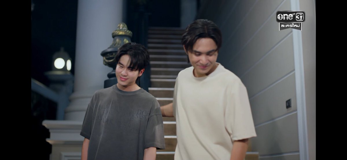 newmenewones's tweet image. ไบเบิ้ลคือภาพของคนที่เลือกจะอ่อนโยนในโลกที่ไม่ค่อยใจดี และมันเป็นความอ่อนโยนที่ดูแข็งแรงมาก

#ศักดินาวิทยาลัยEP1