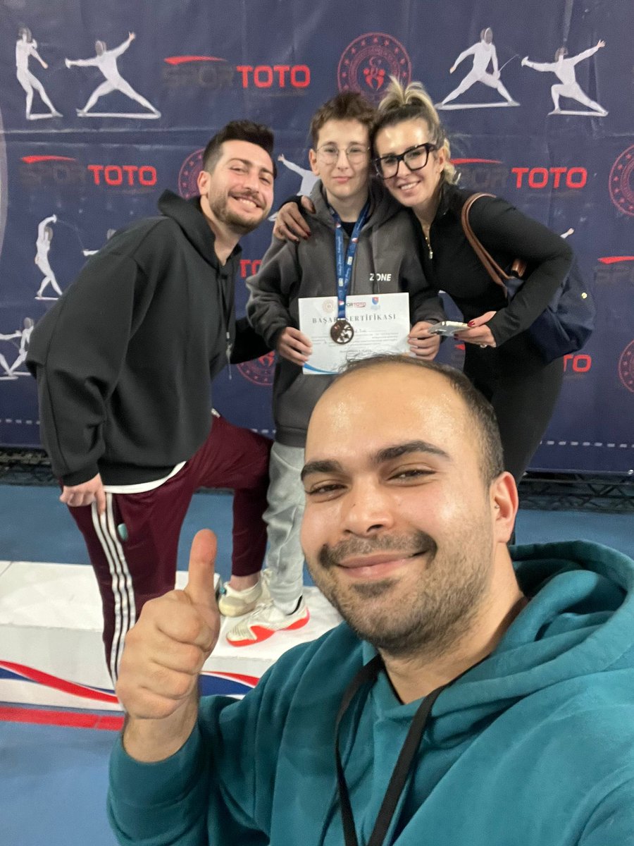 Eskişehir SEM sporcumuz Yusuf Emir Tuç, Ankara’da düzenlenen U-12 Türkiye Şampiyonası’nda 132 sporcu arasından Türkiye 5’incisi olarak önemli bir başarı elde etti. Sporcumuzu tebrik ediyor, başarılarının devamını diliyoruz. 🏆👏

<a href="/OA_BAK/">Dr. Osman Aşkın Bak</a> <a href="/gencliksporbak/">Gençlik ve Spor Bakanlığı 🇹🇷</a>