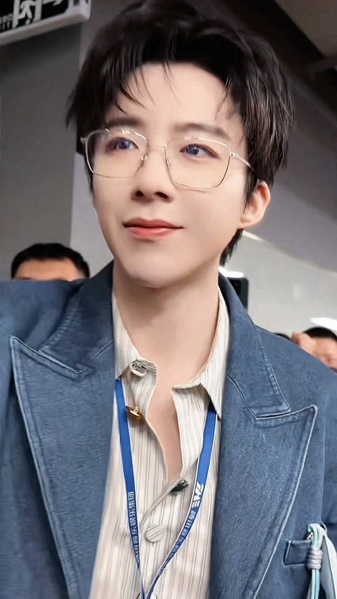 LUVIE_O_Sehun's tweet photo. How handsome!!
#LiuYuning #yuning #刘宇宁
#kugou https://t.co/0qdmg2umws