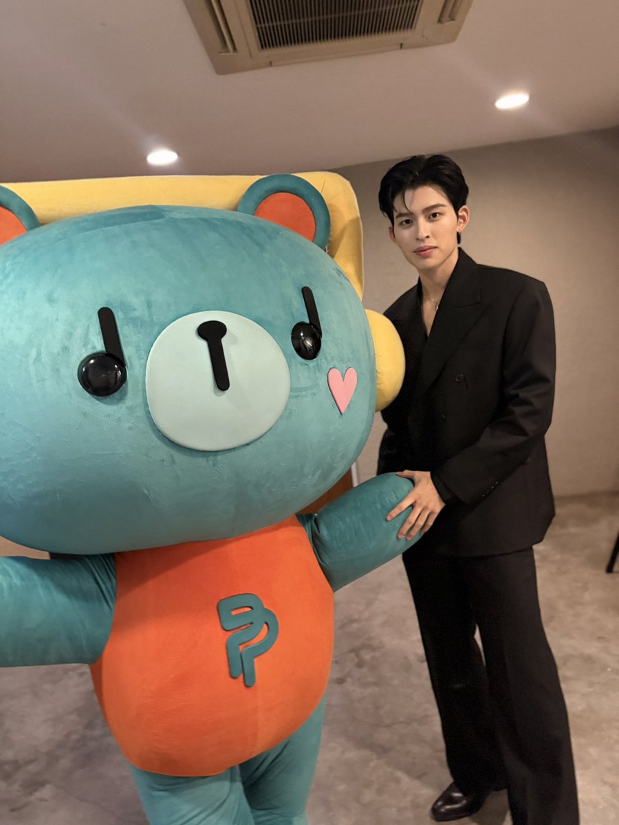 permpoon_GMMTV's tweet image. ออกงานกับท่านแบบว่าหล่อเท่ฉุดๆไปเรย😎
#CharmissxPondNaravit
#PERMPOON