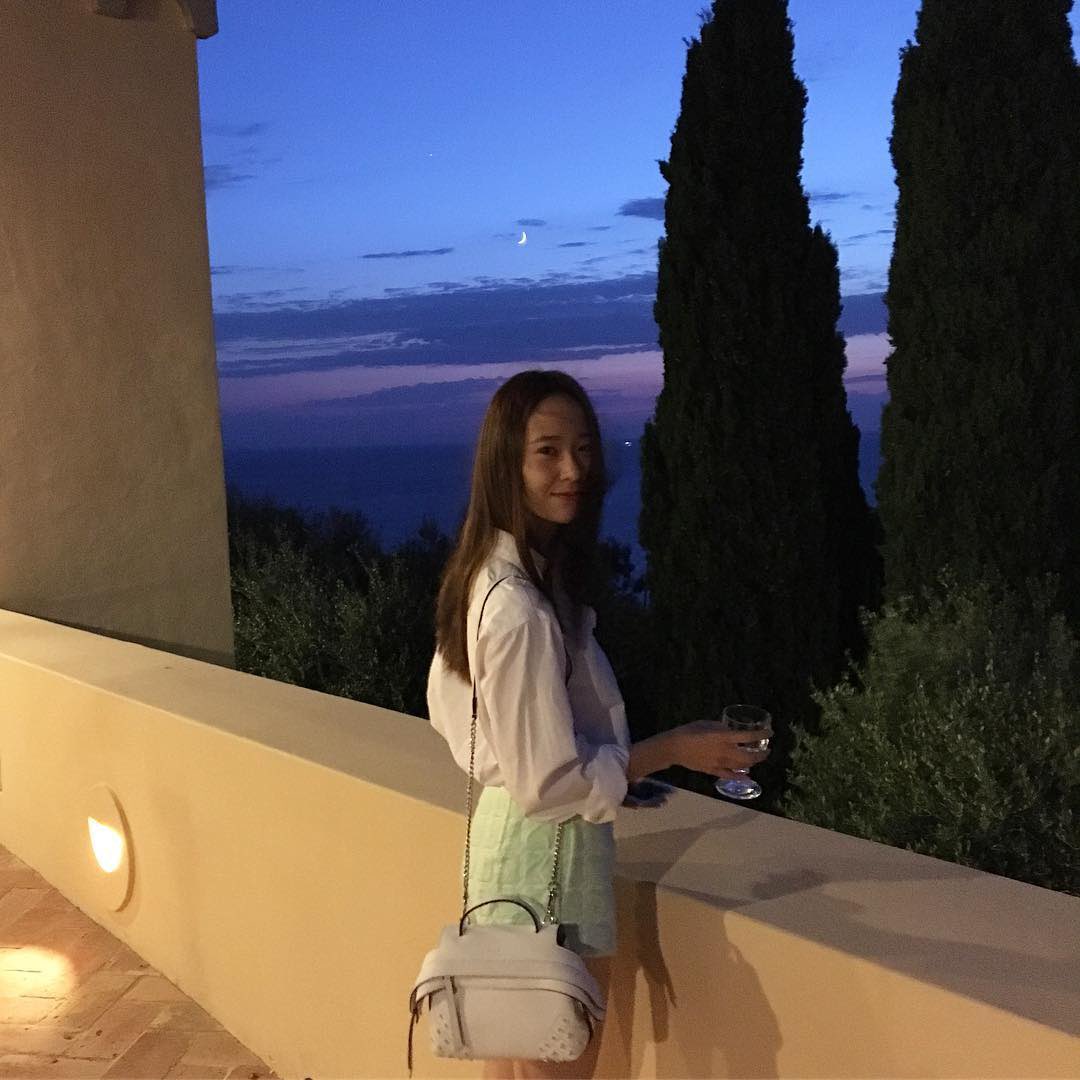 khysrtal's tweet photo. krystal has really been THAT girl since 2016 https://t.co/I8nVfWc7Xv