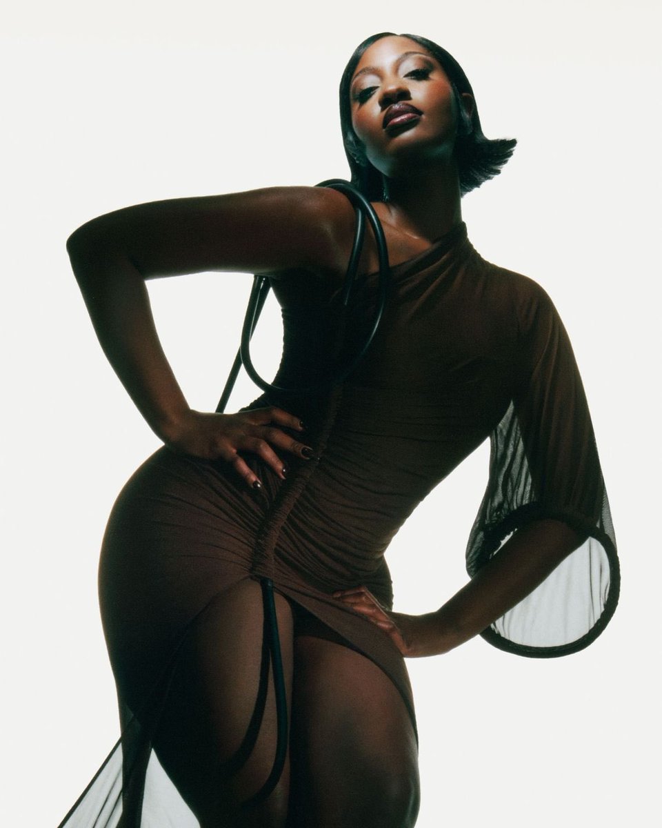 Temschartss's tweet image. Tems was yesterday's most streamed African female act for an eighth consecutive day on Spotify with 8 MILLION streams.