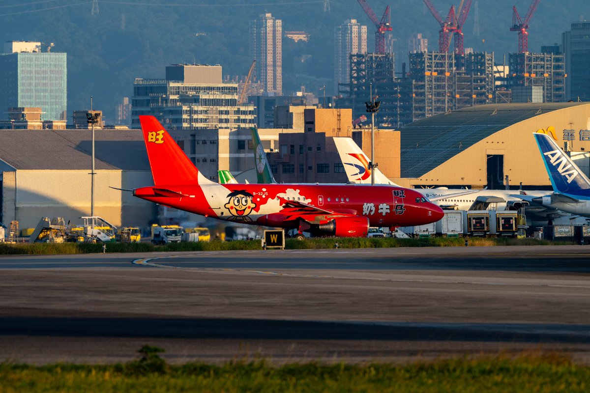 akibanote2jin's tweet photo. Private owner
Airbus A318-112 CJ Elite
B-32JS
#台北松山機場
#台北松山空港
#taipeisongshanairport
#privateowner
#エアバス
#airbus
#airbus318 https://t.co/sdgezK5L37
