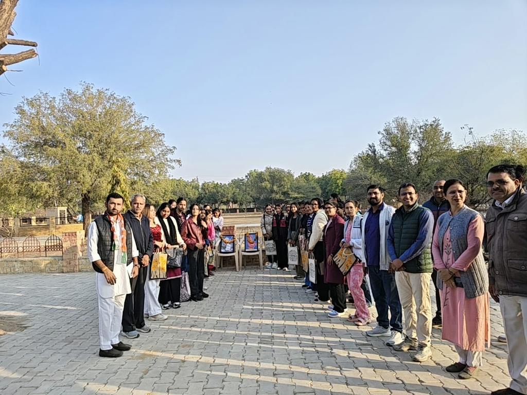 ms_karda's tweet photo. भारतीय जनता पार्टी राजस्थान के माननीय प्रदेशाध्यक्ष श्री मदन राठौड़ जी एवं भाजपा युवा मोर्चा प्रदेश अध्यक्ष शंकर गौरा जी के निर्देशानुसार “ रन फ़ॉर स्वदेशी" अभियान के तहत जैसलमेर स्थित श्री सांगिदास बालकिशन कोठारी राजकीय स्नातकोत्तर महाविद्यालय परिसर में सफ़ल आयोजन किया गया। https://t.co/acApqT3xgm