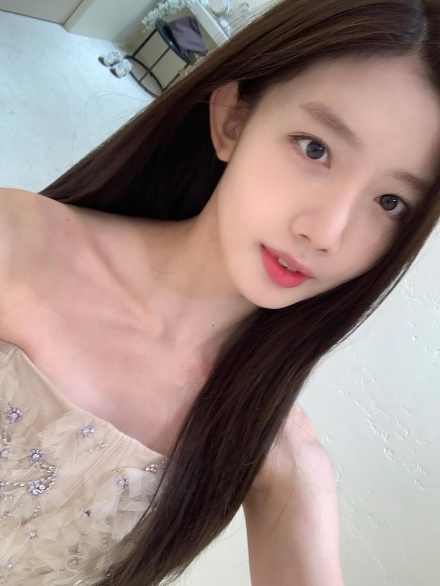 yuju tweet media
