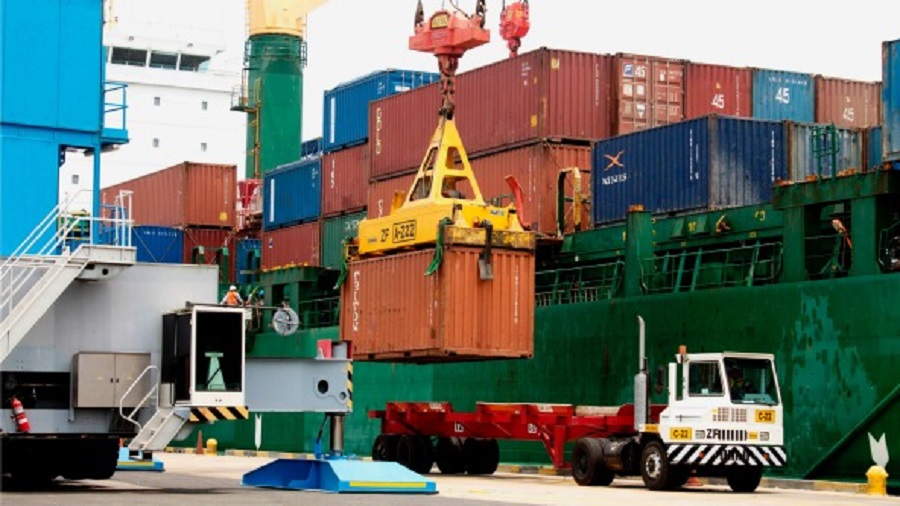 RevForExport's tweet image. Argentina registró un superávit comercial de u$s11.286 millones en 2025, pese a que las importaciones saltaron 25% - tinyurl.com/2aykajfo