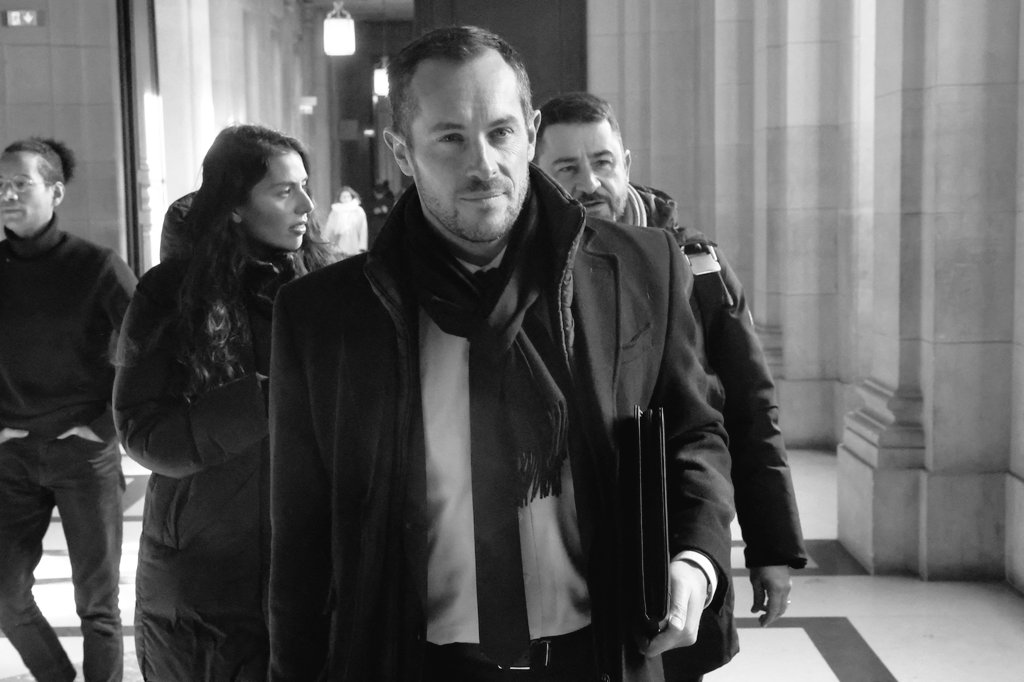 NupesNews's tweet image. 🔴⚡Info @lemondefr Nicolas Bay (RN) reconnaît avoir détourné les fonds du Parlement Européen | Accusé d'avoir embauché des assistants parlementaire au frais du Parlement Européen alors qu'ils travaillaient en réalité pour le RN. @NicolasBay_ niait les faits qui lui étaient…