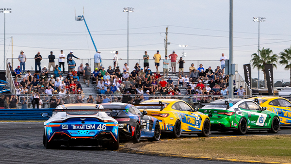SportsInDB's tweet image. 🏁 Speed lovers, this one's for you! Race to Daytona International Speedway Jan. 23 to witness precision, power and endurance on full display at the BMW M Endurance Challenge! Details: bit.ly/4qlzqBp
#SportsDaytonaBeach 
#LoveDaytonaBeach
#DaytonaBeach