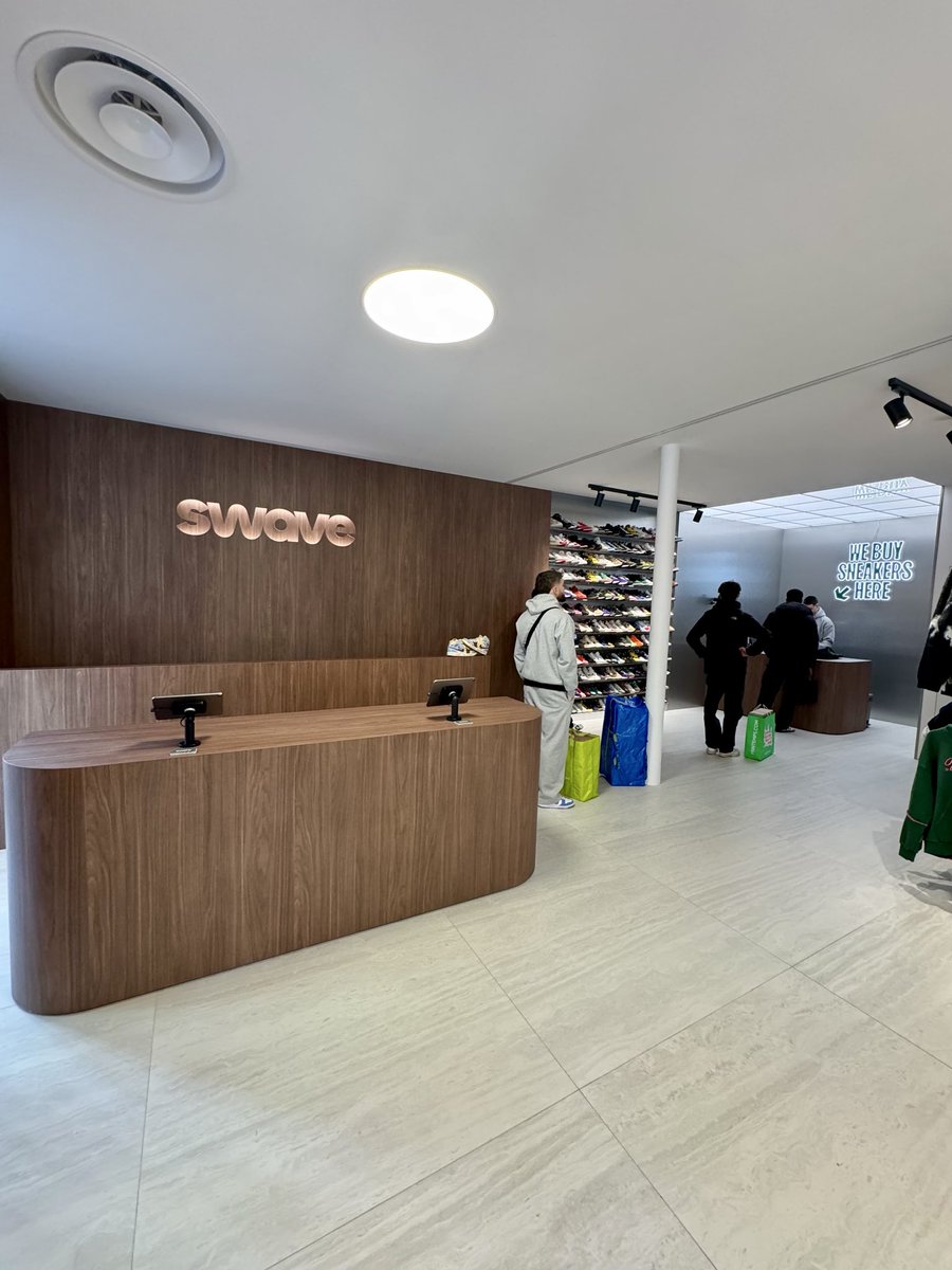 Went to <a href="/SwaveKiqs/">Swave</a> store again today to sell some sneakers 🤝
Very friendly welcome and excellent service 💯
Good luck to them for the future 🙏🏻

Here are more pics as promised ⬇️