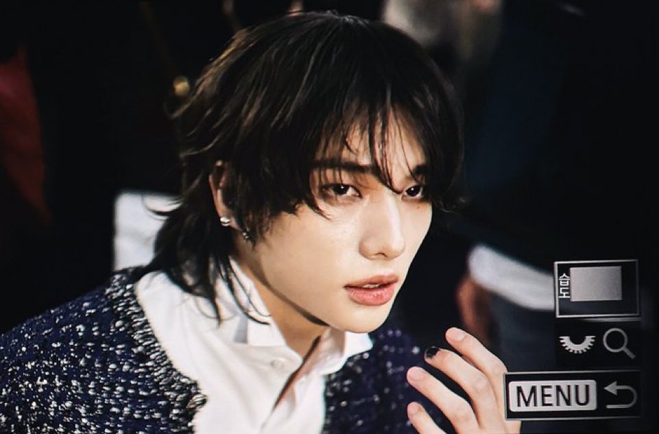 hyunjin is art!

HYUNJIN AT DIOR PFW
#DiorWinter26_HYUNJIN 
#HYUNJINxDior