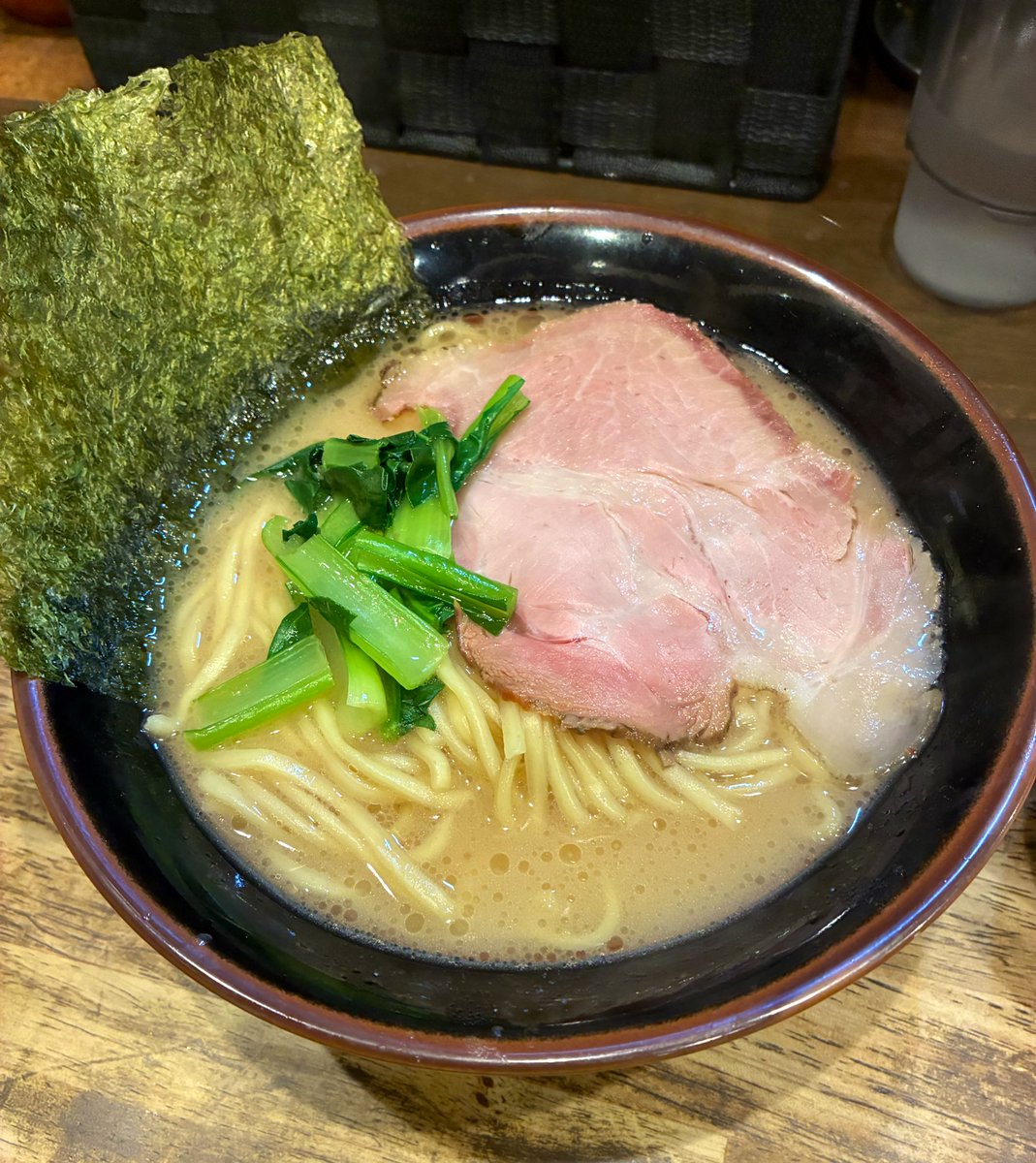 大岡家のラーメンをクラウ
この時間に食べるラーメン美味しい🍜
写真撮ってなかったけどライスも食べた🍚
ごちそうさまでした🍜