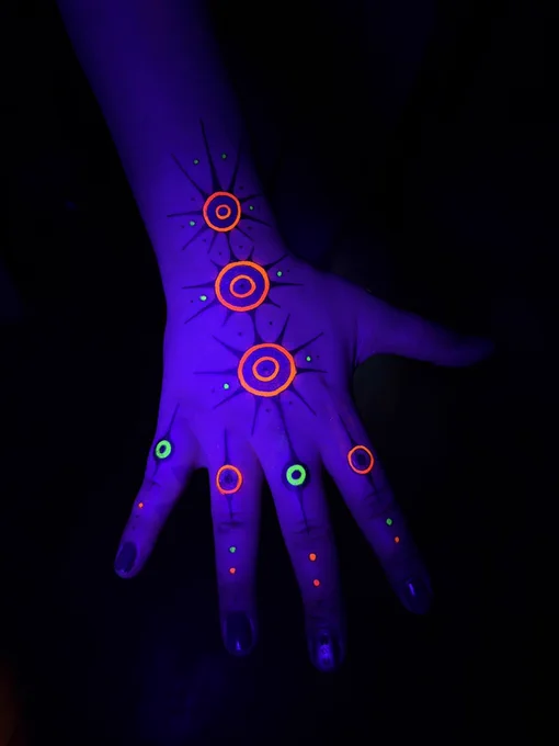 GLOWING HAND