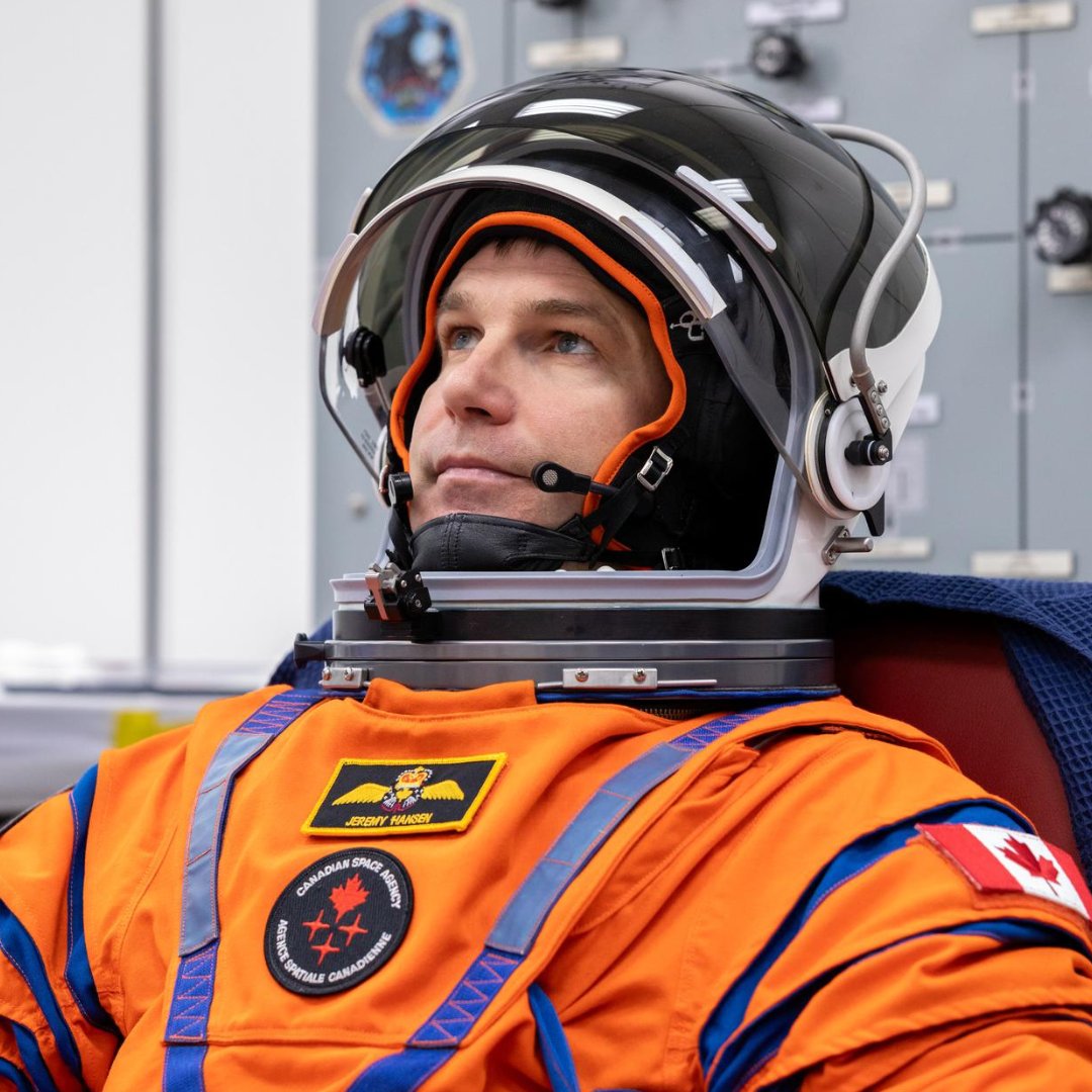 « (…) on a tous besoin de soutien et de consacrer du temps pour prendre soin de soi pour pouvoir surmonter des difficultés et le stress, et éviter l’épuisement professionnel. » - Jeremy Hansen 

#BellCause 

📷: NASA