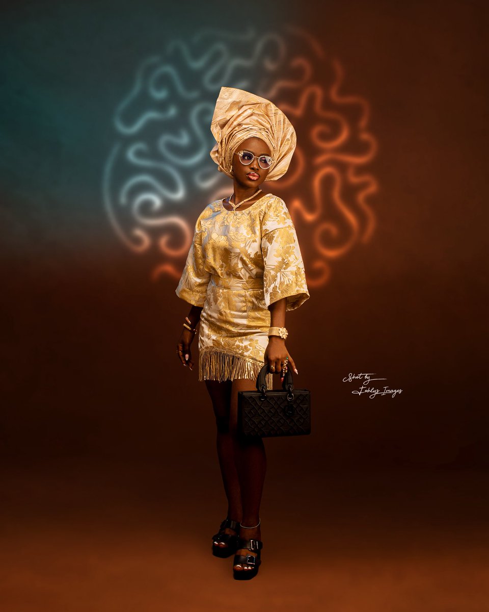 Temimusiconnect's tweet photo. It’s my birthday 🎁 
Say me a prayer 🙏 

#LVMenFW26 #birthdaygirl https://t.co/y72w51gtr7