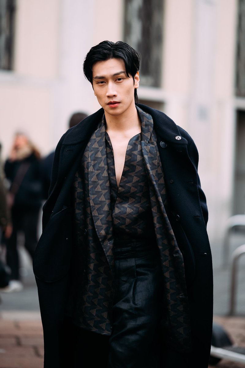 gleeseaning's tweet image. [TH] [MY] Southeast Asia on the Milan runway 🇹🇭 🇲🇾 ✨

Win Metawin for PRADA, Bible Wichapas for GIORGIO ARMANI, and Henry Golding for Ralph Lauren at #MilanFashionWeek.

#winmetawin #BibleWichapas #HenryGolding