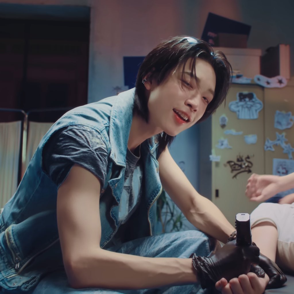 saallynexx's tweet image. : ช่วงนี้มันอินสักมากเลยนะ ไปเติมแทบทุกอาทิตย์
: อินสักไรล่ะ มันอินช่างสัก