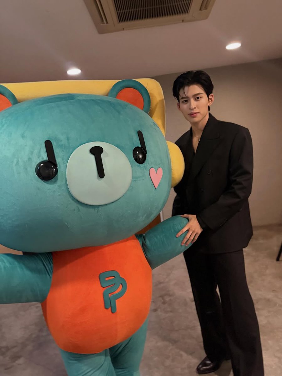 ppnaravit_home's tweet image. IG update : @permpoon_GMMTV 

ออกงานกับท่านแบบว่าหล่อเท่ฉุดๆไปเรย😎

POND PERMPOON WITH CHARMISS

 #ppnaravit
#PERMPOON 
#CharmissxPondNaravit