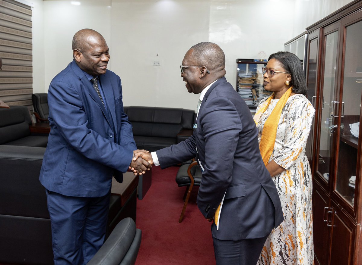 The Regional Director <a href="/SennenHounton/">Sennen Hounton</a> also met with The Gambia’s Minister of Finance &amp; Economic Affairs to advance sustainable health financing⬇️

Unlocking smarter investments and domestic resources to reduce maternal mortality and improve outcomes for women &amp; girls.

#RDInGambia