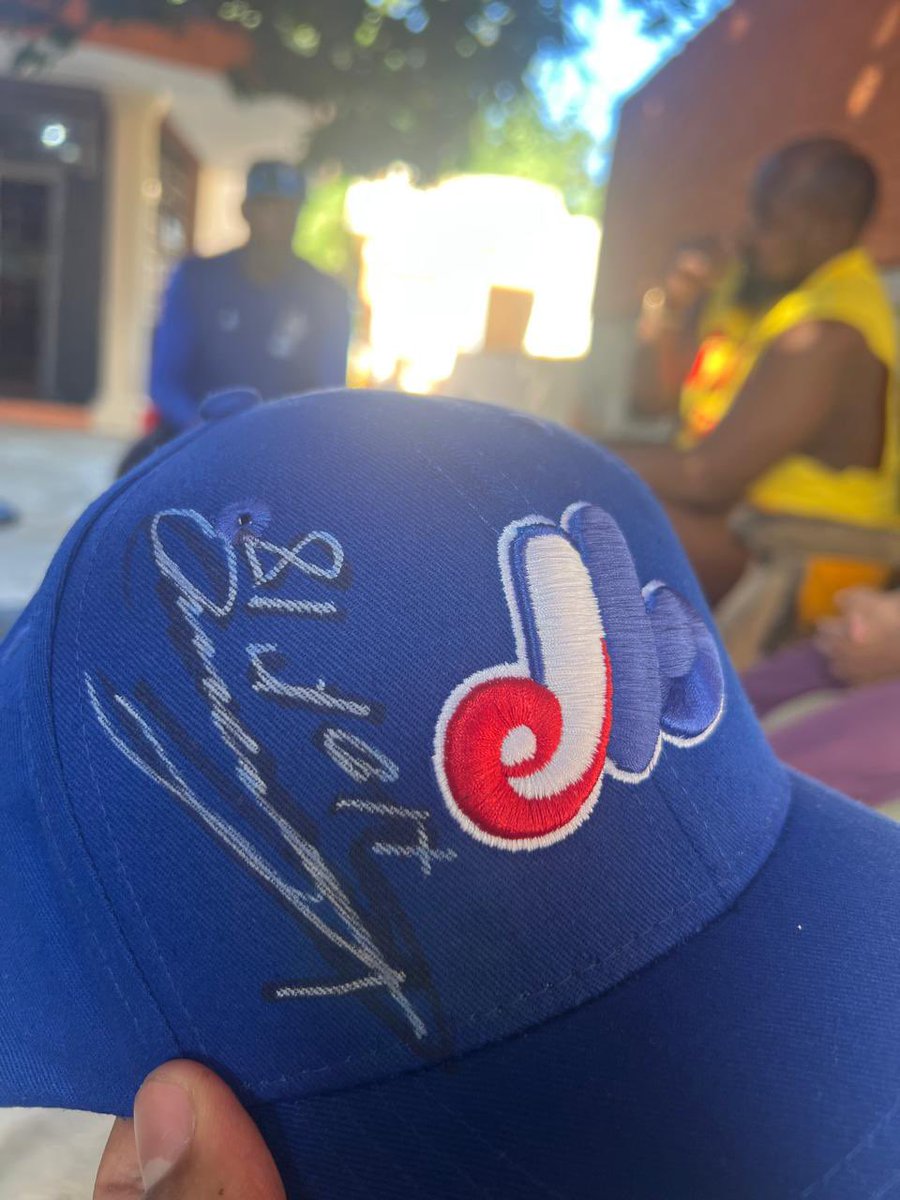 FranklinRod77's tweet image. DON GREGORIO, NIZAO:

Sumamente agradecido del ejemplar ciudadano y Miembro de #cooperstown @VladGuerrero27, por recibirnos en su hogar.

Con él, conversamos de mucho beisbol, sobre todo de los Expos de Montreal.

En diciembre pasado estuve, como cada año de visita por Canadá 🇨🇦,