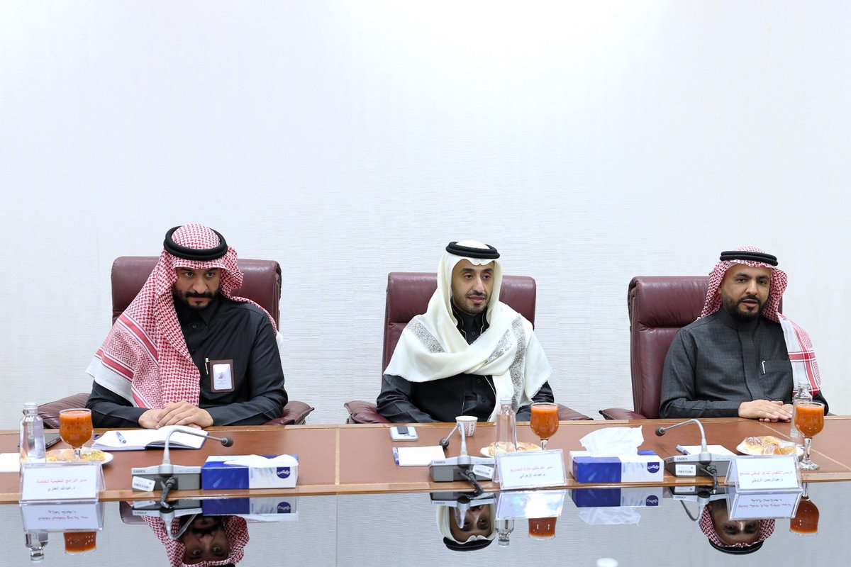 NBU_KSA's tweet image. التقى وكيل#جامعة_الحدود_الشمالية للشؤون الأكاديمية أ.د.سعود بن عبدالمحسن المقحم بالرئيس التنفيذي للمركز الوطني للمناهج د.عبدالرحمن الرويلي؛ والفريق المرافق، واطلع على عرض مشروع الاستراتيجية الوطنية للمناهج؛ بهدف مواءمة البرامج الأكاديمية مع التوجهات الوطنية وتطوير منظومة المناهج.