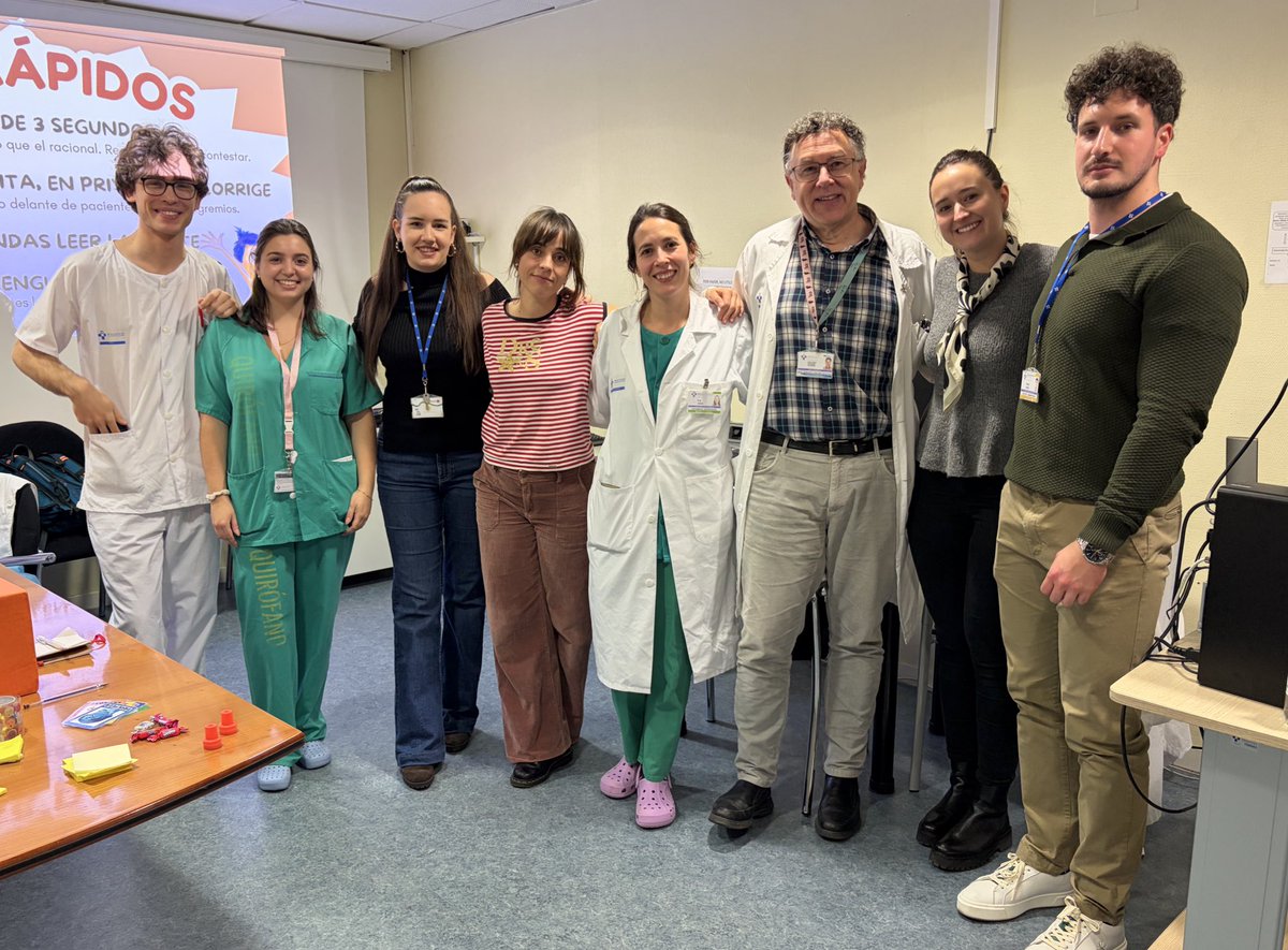 CAHU3Oriente's tweet photo. 📣 II Feria de Simulación – Área Sanitaria V

La II Feria de Simulación del Área Sanitaria V, celebrada en el Hospital Universitario de Cabueñes, contó con una amplia participación de profesionales y estudiantes.

Una jornada muy positiva, centrada en la formación práctica en primeros auxilios, el aprendizaje mediante simulación y el trabajo en equipo, con una excelente acogida de las estaciones planteadas ❤️

Gracias al Grupo de Trabajo de Simulación Área V y a las entidades colaboradoras por la organización, y a todas las personas que participaron activamente.

#CAHU