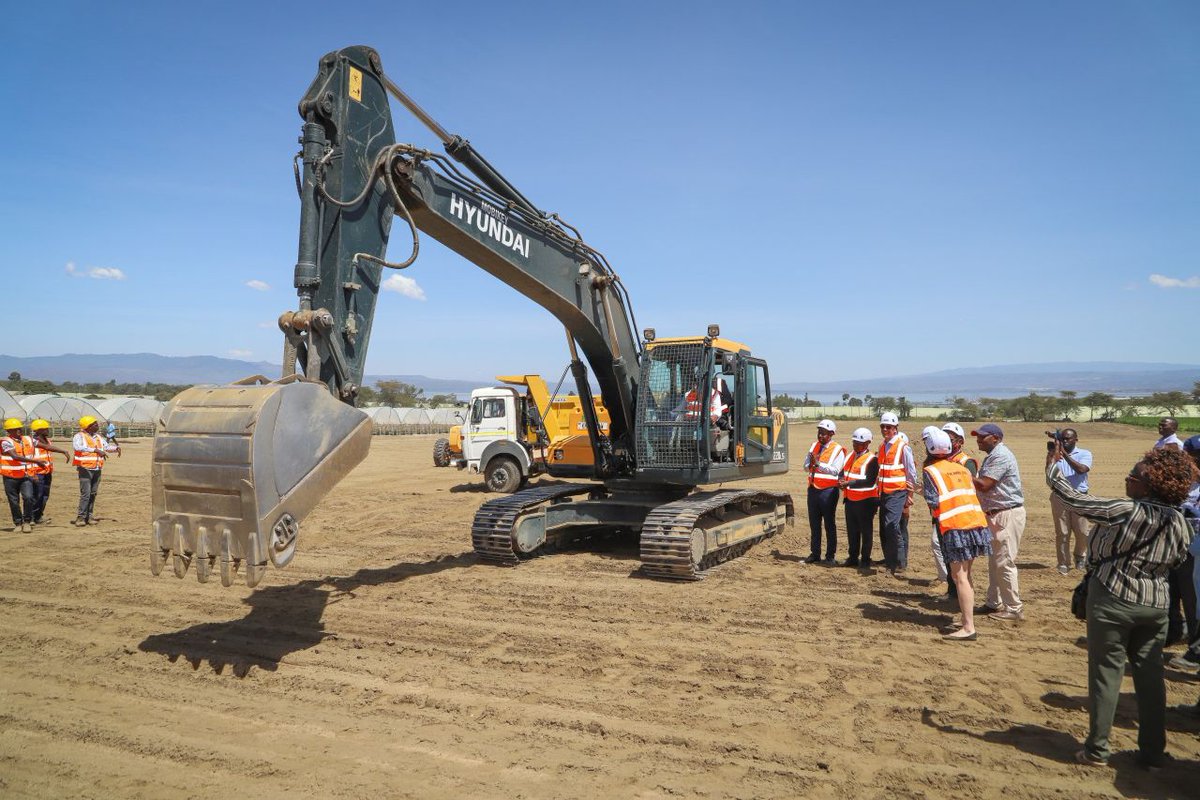 FPEAK_'s tweet photo. 🚀 Flamingo Group breaks ground on USD 14M horticultural expansion!

The project, launched on 21 Jan 2026, will create 2,000 new jobs and boost Kenya’s position as a global hub for Fair Trade horticulture.

https://t.co/RPiD2kisDI https://t.co/RKUfD1Qxzu
