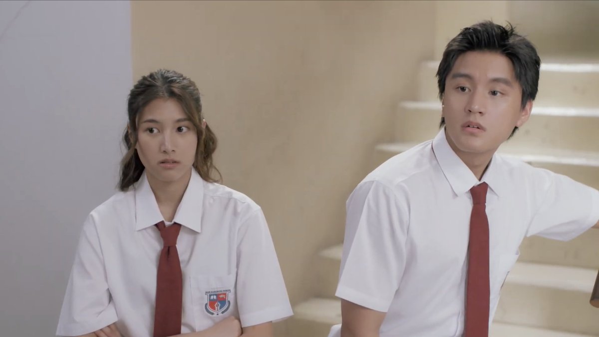 onehdthailand's tweet image. กฎของโรงเรียนสยามกาญจนา

ไทด์น้ำเงิน ลูกหลานตระกูลชั้นนำ
ไทด์สีฟ้า ลูกหลานคนรวยปกติ
ไทด์แดง คือพวกเด็กทุน

แล้วคุณล่ะ ไทด์ไหน?

#ศักดินาวิทยาลัยEP1