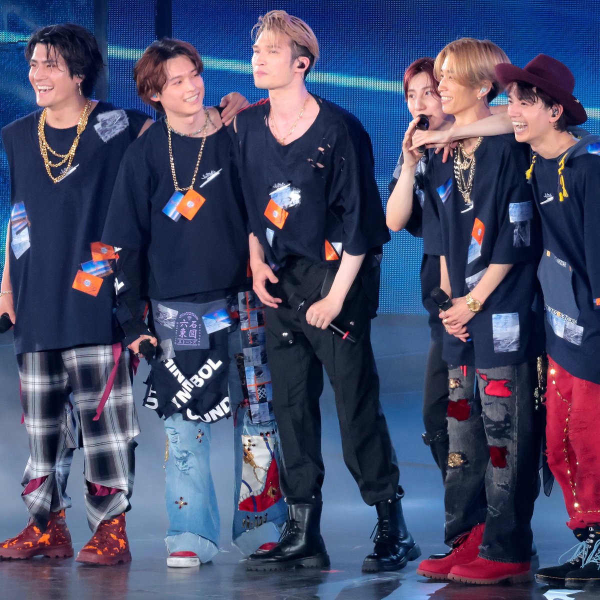 💎💎💎祝 デビュー６周年💎💎💎

「SixTONESは最強です。
　　　　だってこの６人だから。」

この言葉を信じてこれからもついていきます!!!!!!

#SixTONESデビュー6周年 
#SixTONES_6thAnniversary
#いつもありがとうSixTONES