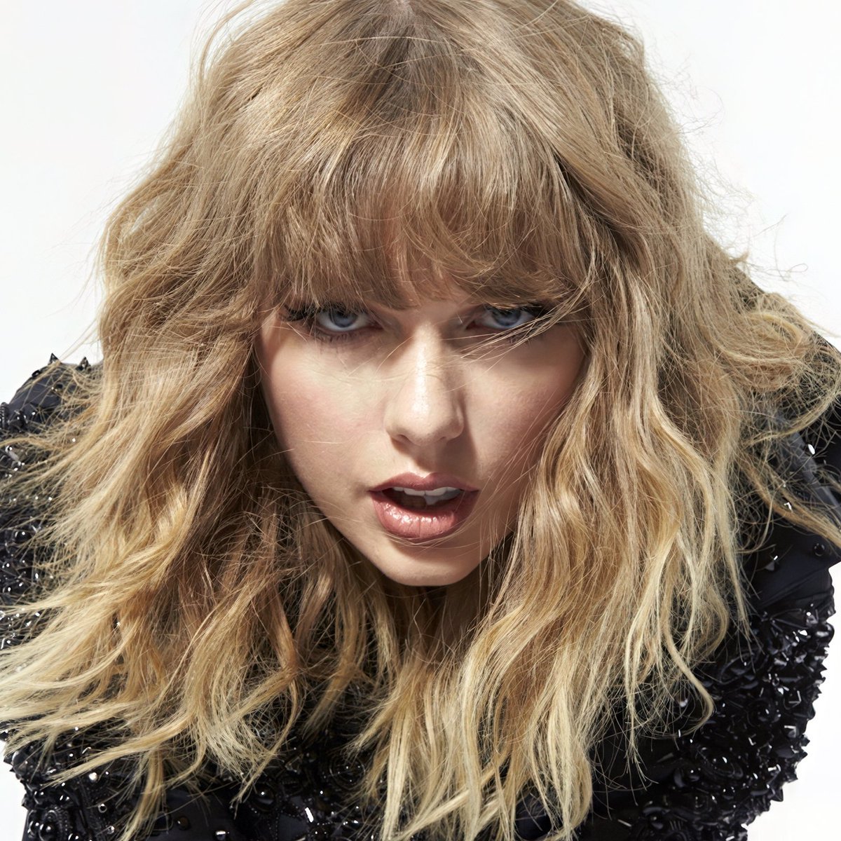 SeriesBrasil's tweet image. É A INDÚSTRIA DA MÚSICA! Taylor Swift entra para o Hall da Fama dos Compositores.

A artista é a mulher mais jovem da HISTÓRIA a atingir esse feito.