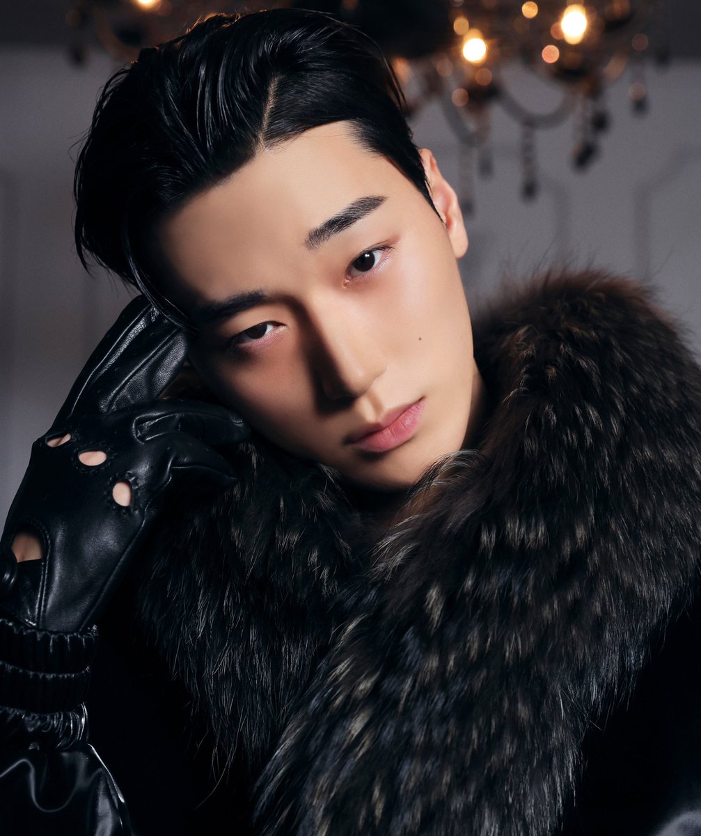 SAN_charts's tweet image. [📷] Our Grand Duke of the North! 🖤

#SAN #CHOISAN #산 #최산 #ATEEZ #에이티즈