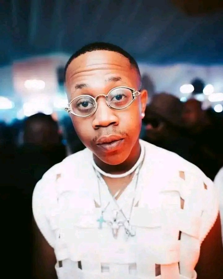 MDNnewss's tweet image. Amapiano Sensation Young Stunna surprises his mother with a brand-new car.