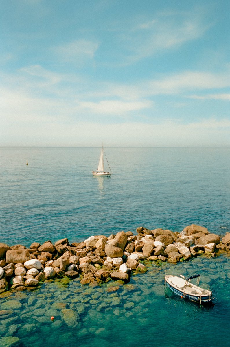 AlexKittoe's tweet photo. Along the coast of Cinque Terre 🎞️ https://t.co/2qzY8n5VkZ